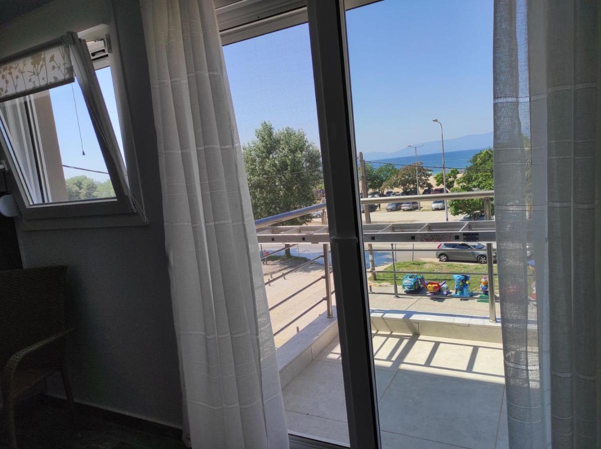 Blue Beach Apartments Офриніо Екстер'єр фото