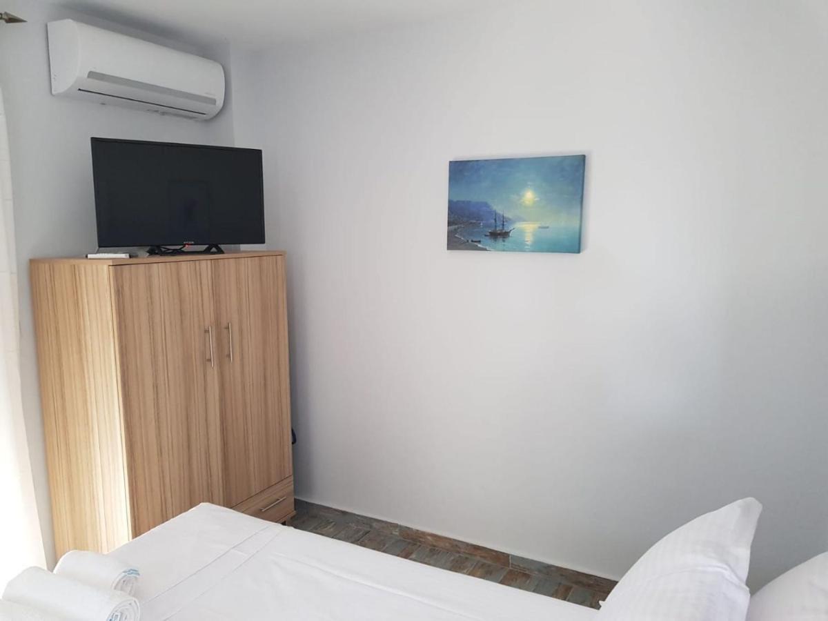 Blue Beach Apartments Офриніо Екстер'єр фото